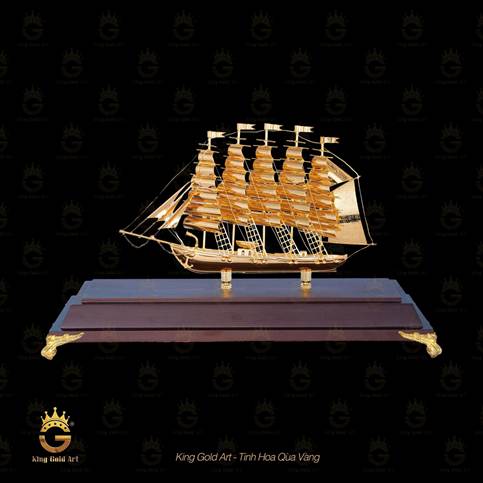 Mô hình thuyền buồm mạ vàng - lựa chọn thường gặp trong các dịp khai trương, ký kết và chúc hành trình kinh doanh thuận lợi | Nguồn ảnh: King Gold Art